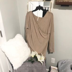 SALE‼️🎉🌼Tan Light Sweater🌼